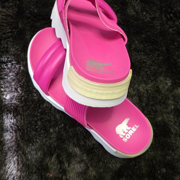 Sorel Women's Pink Slide Sandals - Picture 10 of 10